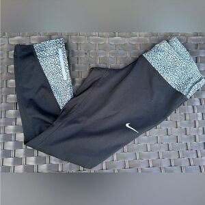 Nike dri fit black running capri leggings women’s size small EUC